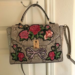 Adorable Aldo satchel